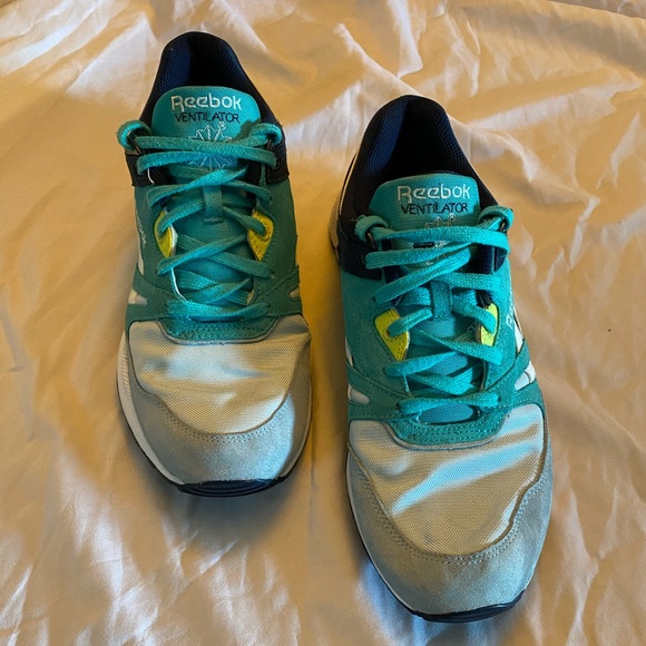 Women’s Reebok - Picture 2 of 5